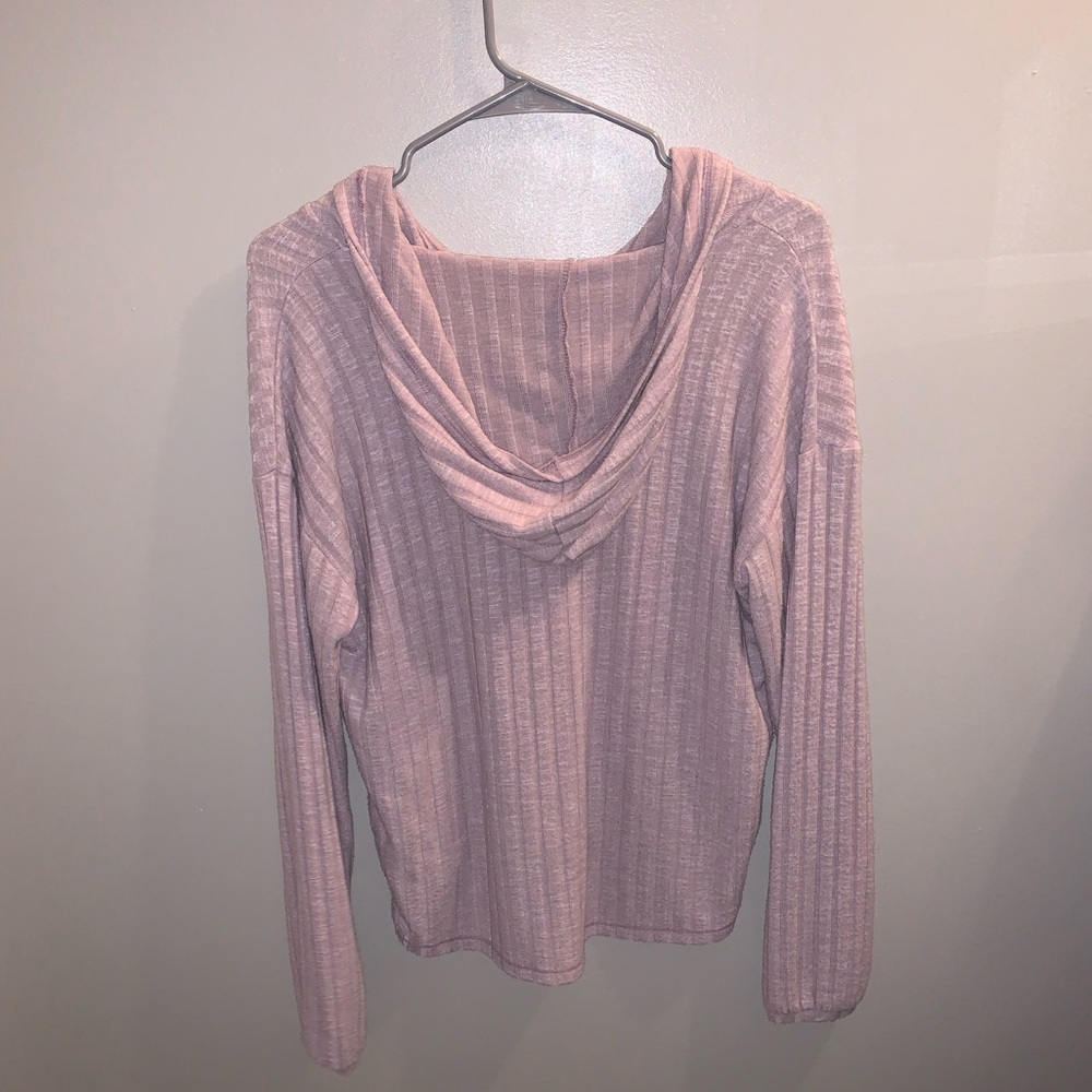 Lavender colored top - Picture 3 of 4